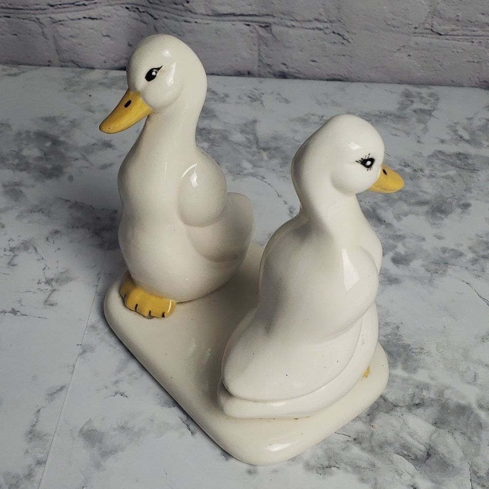 Vintage 1980s Ceramic White Ducks - Picture 1 of 17